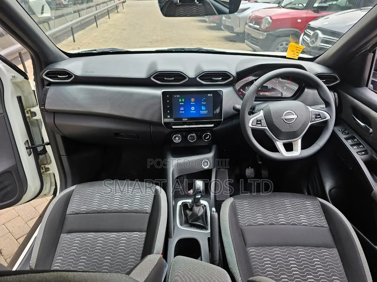 New Nissan Magnite 1.0 Petrol FWD 2025 White