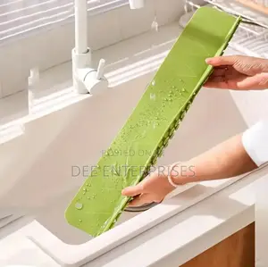 Kitchen Sink Splash Guard With Suction Cup