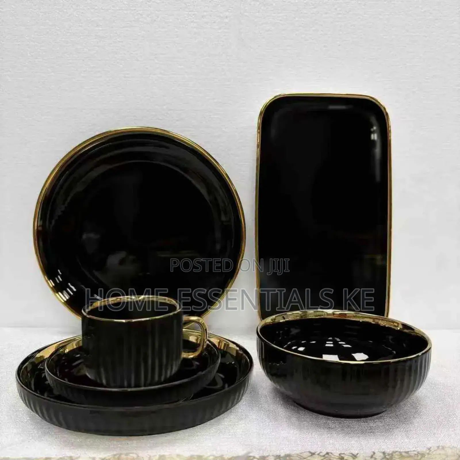 *32pcs Classy Black Dinner Set