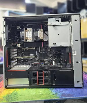 Desktop Computer Lenovo ThinkStation P720 32GB Intel Xeon SSD 1T