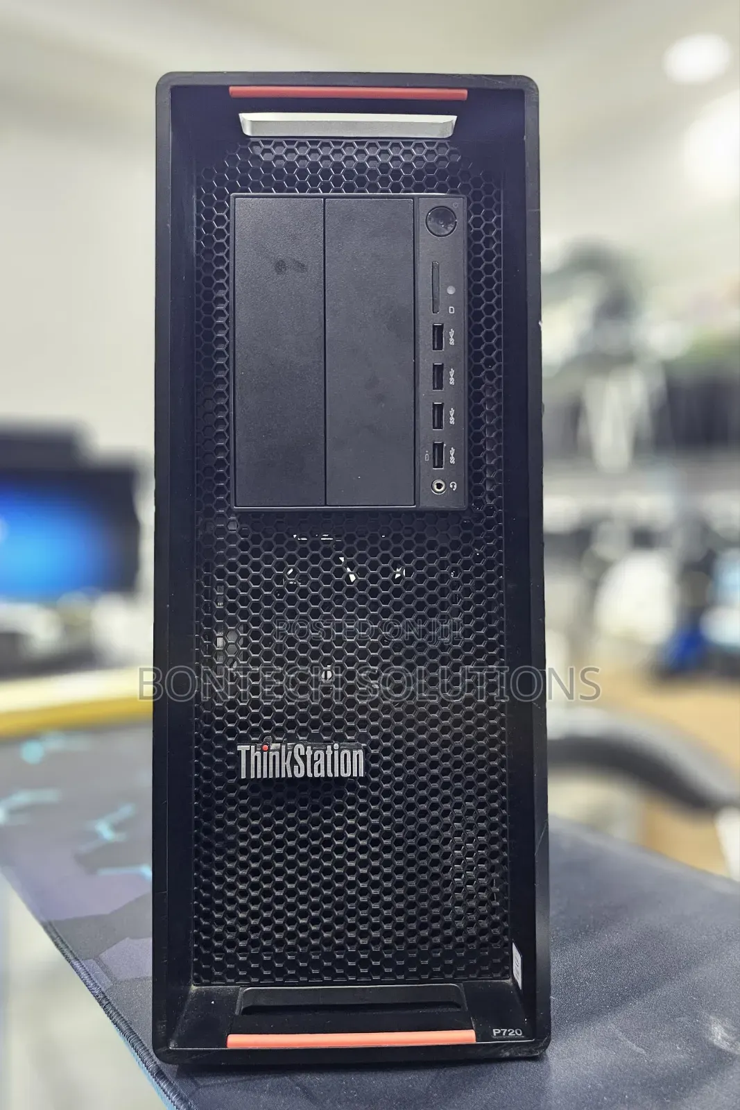 Desktop Computer Lenovo ThinkStation P720 32GB Intel Xeon SSD 1T