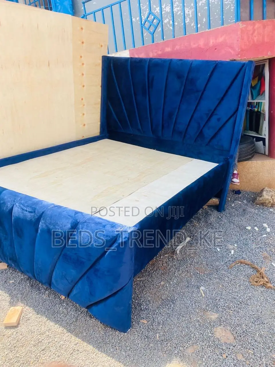 True Blue 5 by 6 Bed
