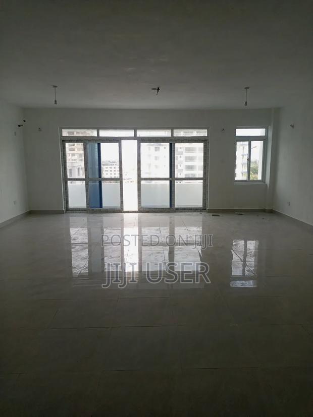 3bdrm Apartment in Kizingo for rent - main view