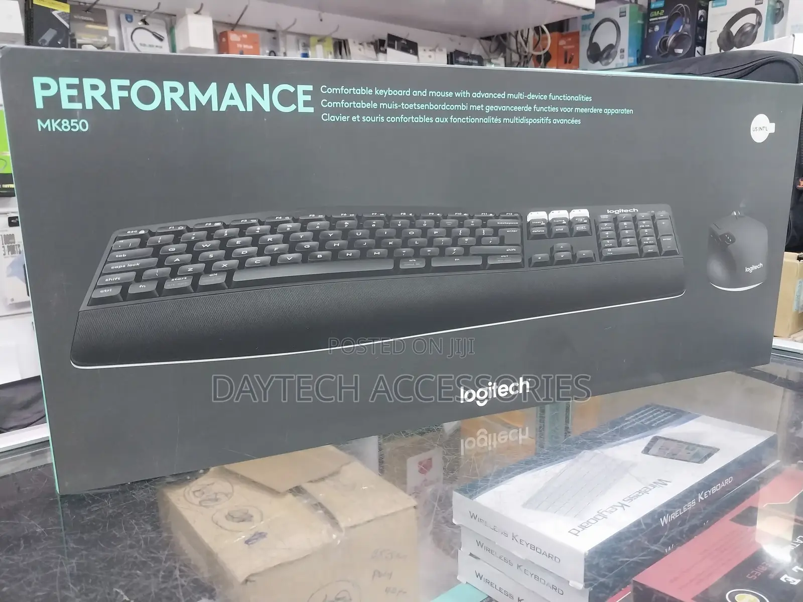 Logitech Performance Wireless Keyboard and Mouse Mk850