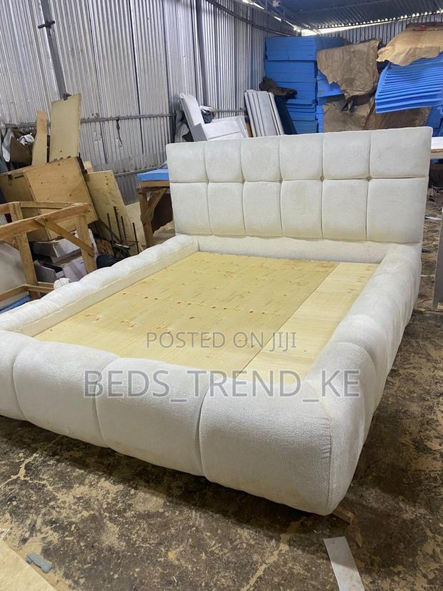 Responsive Modern 6 by 6 Bubble Bed