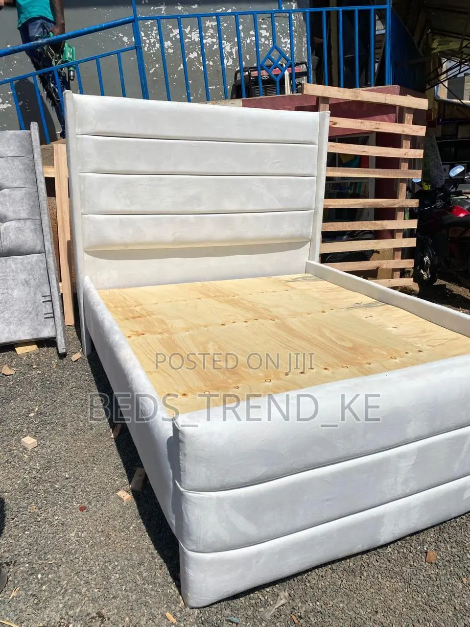 Sedate 5 by 6 Modern Bed
