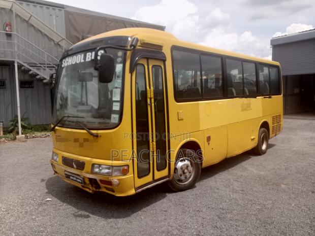 Isuzu S7 2007 Yellow - main view