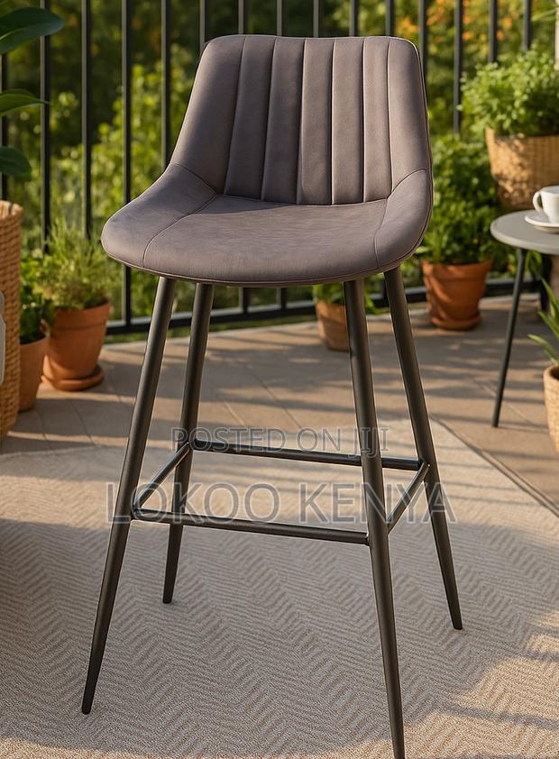 Barstool : Grey Comfortable High Stool - thumbnail 3