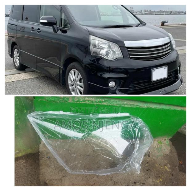 Noah 2012 Headlight Lens