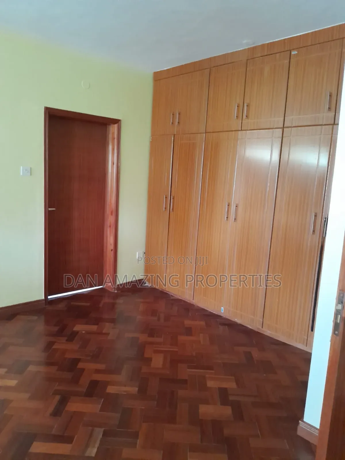 6bdrm Maisonette in Karen Brooks for sale