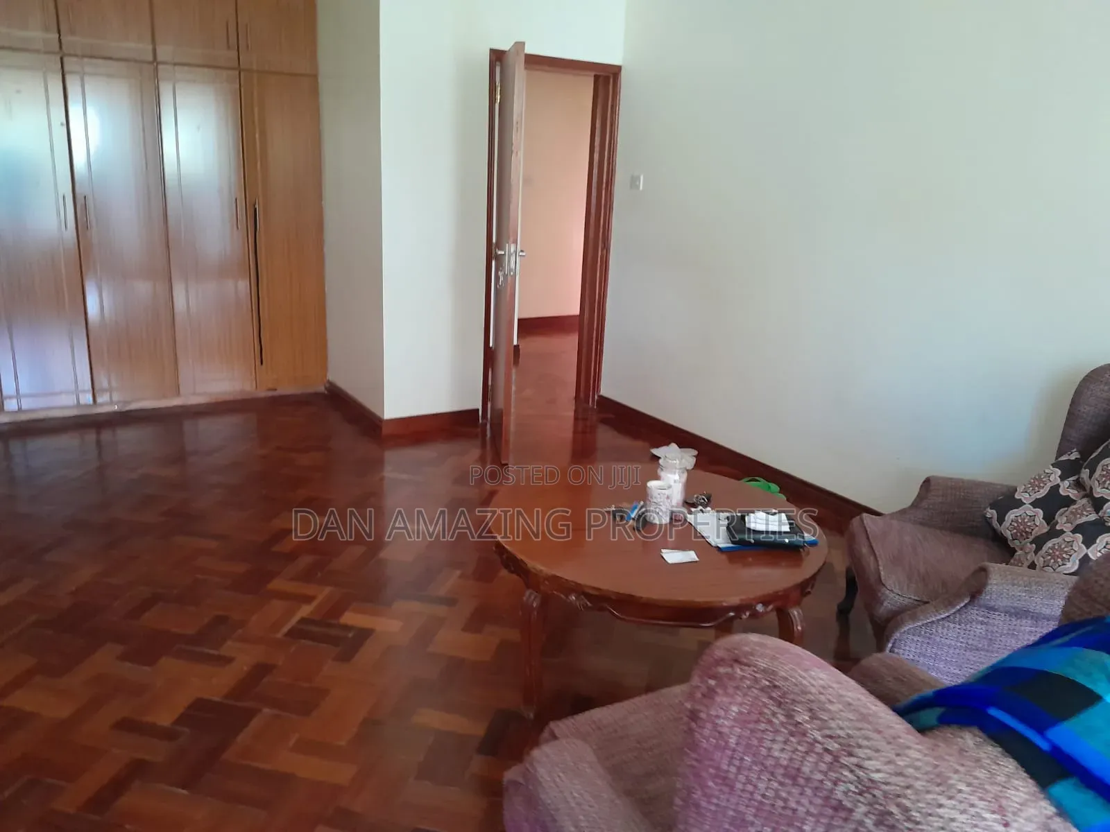 6bdrm Maisonette in Karen Brooks for sale