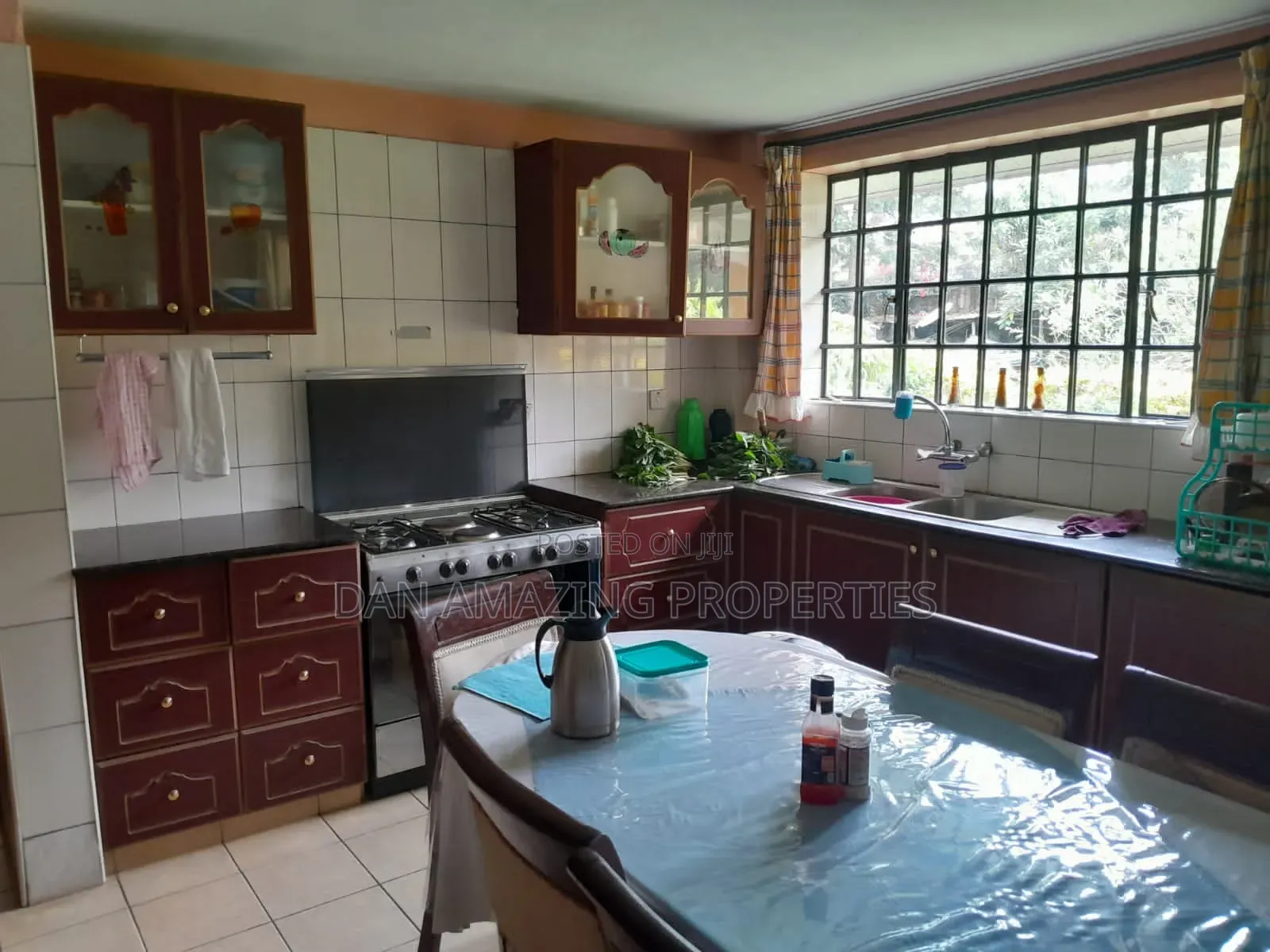 6bdrm Maisonette in Karen Brooks for sale