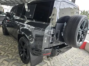 Land Rover Defender 2024 Black