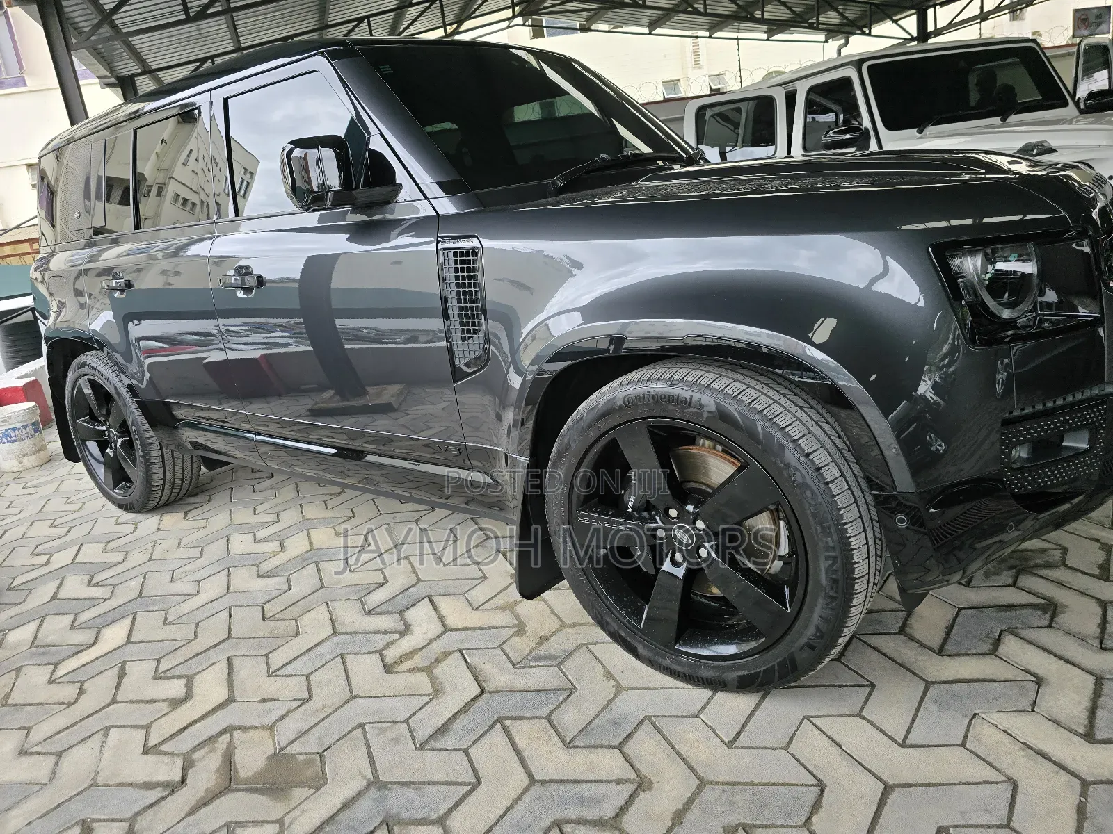 Land Rover Defender 2024 Black