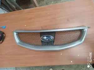 Subaru Legacy Honey-Combed Grill