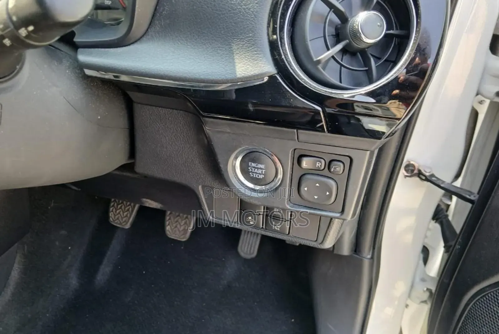 Toyota Corolla Fielder 2019 Off white