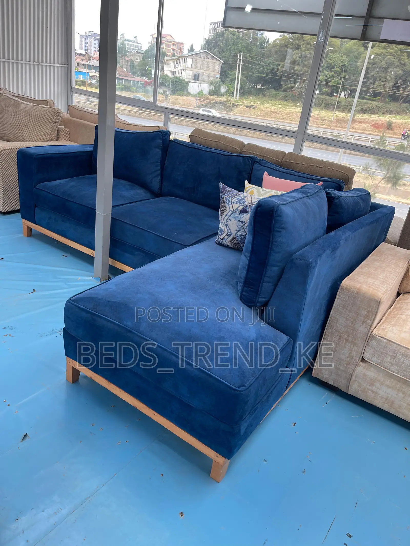 Leading 6 Seater Soft L Seat