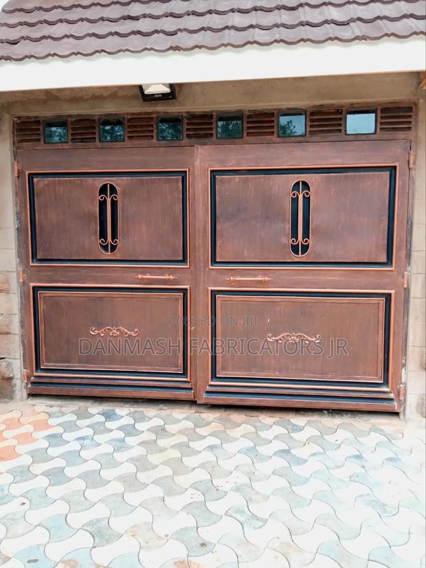 Strong Double Gate - main view