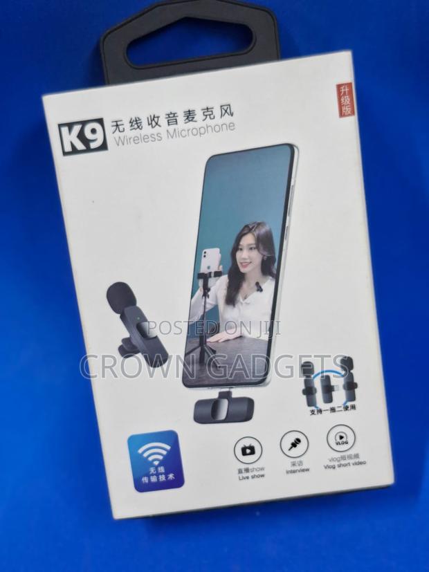 Noise-Reduction Wireless Mic for Interview Content Creation - main view