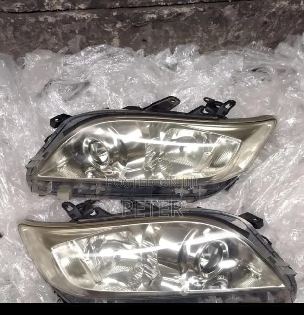 Toyota Vanguard Headlights