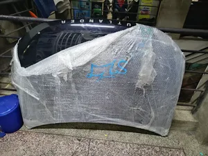 Outlander Mistubiahi Bonnet 2017.
