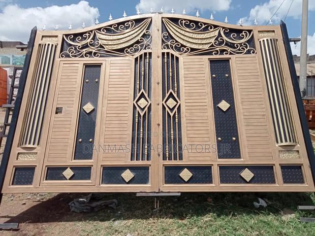 Elegant Strong Double Gate - main view