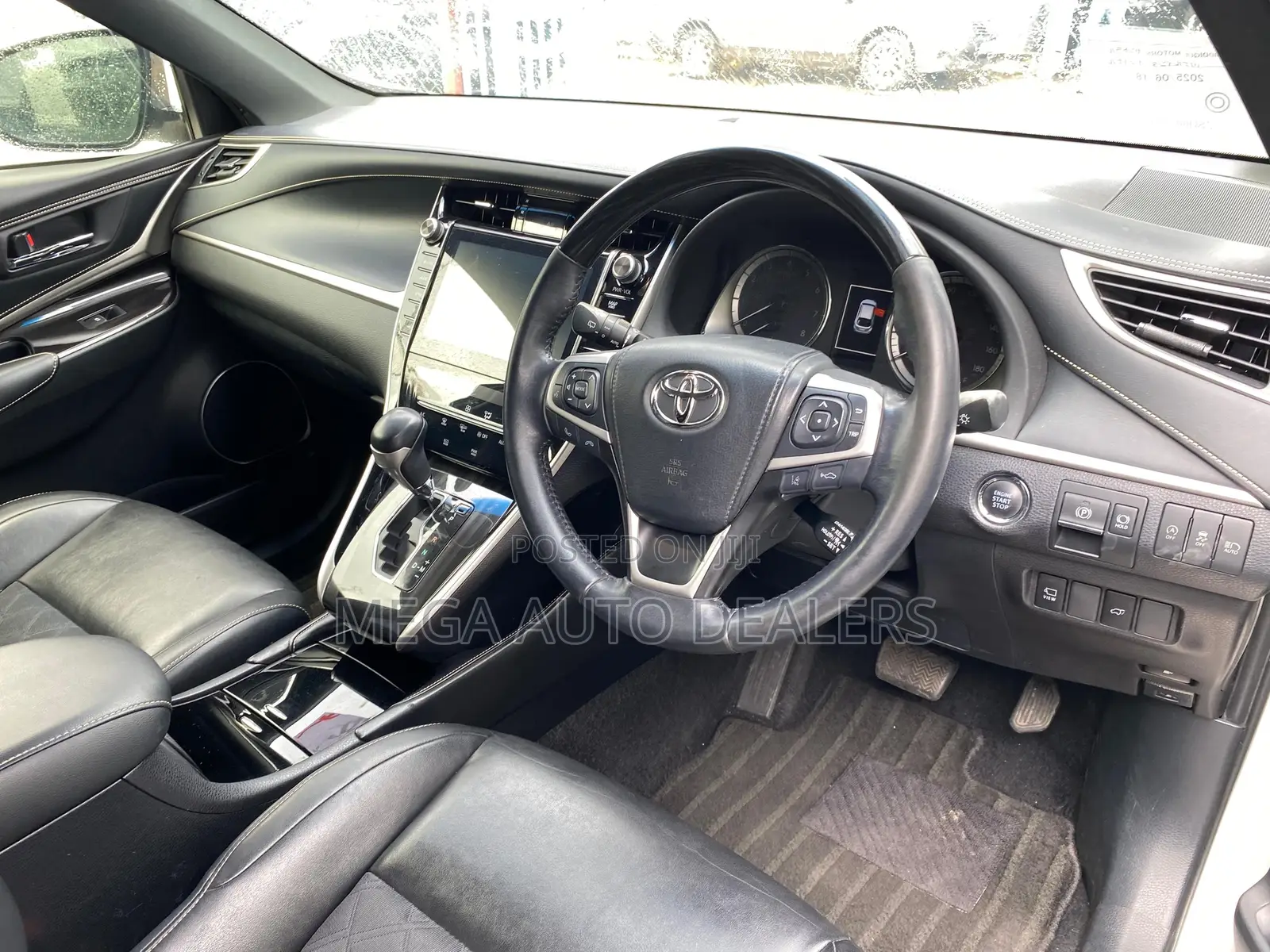 Toyota Harrier 2.0 2018 White
