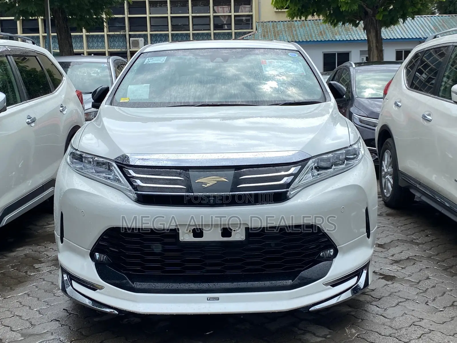 Toyota Harrier 2.0 2018 White