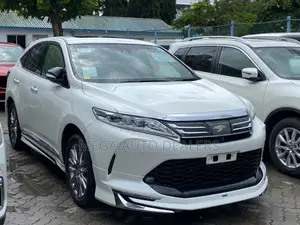 Toyota Harrier 2.0 2018 White