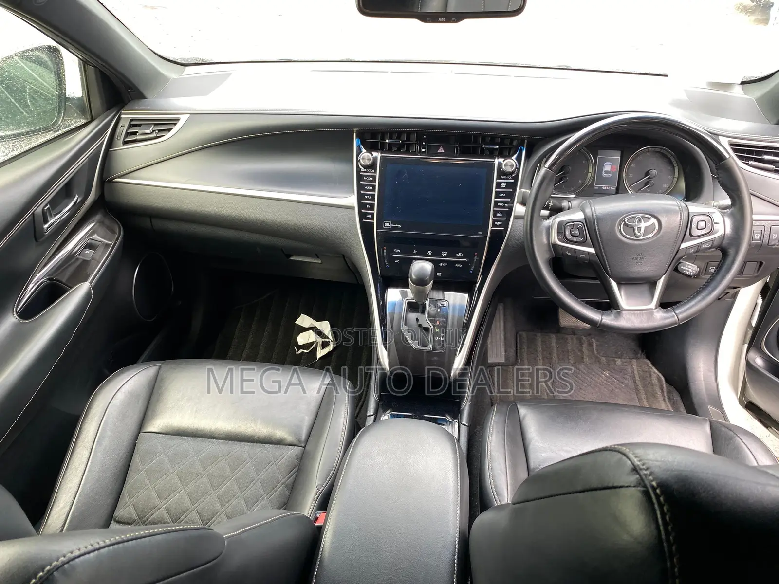 Toyota Harrier 2.0 2018 White