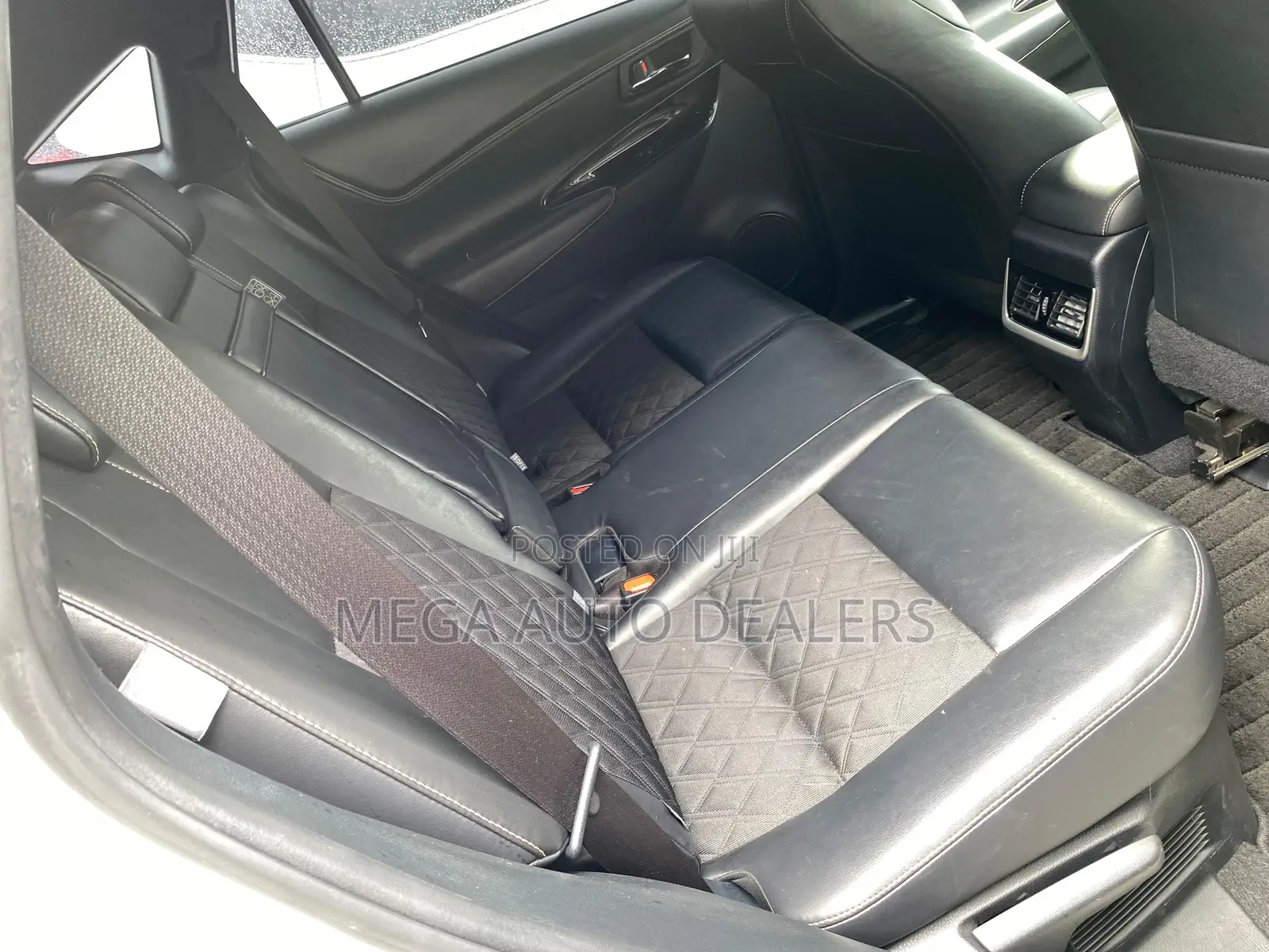 Toyota Harrier 2.0 2018 White