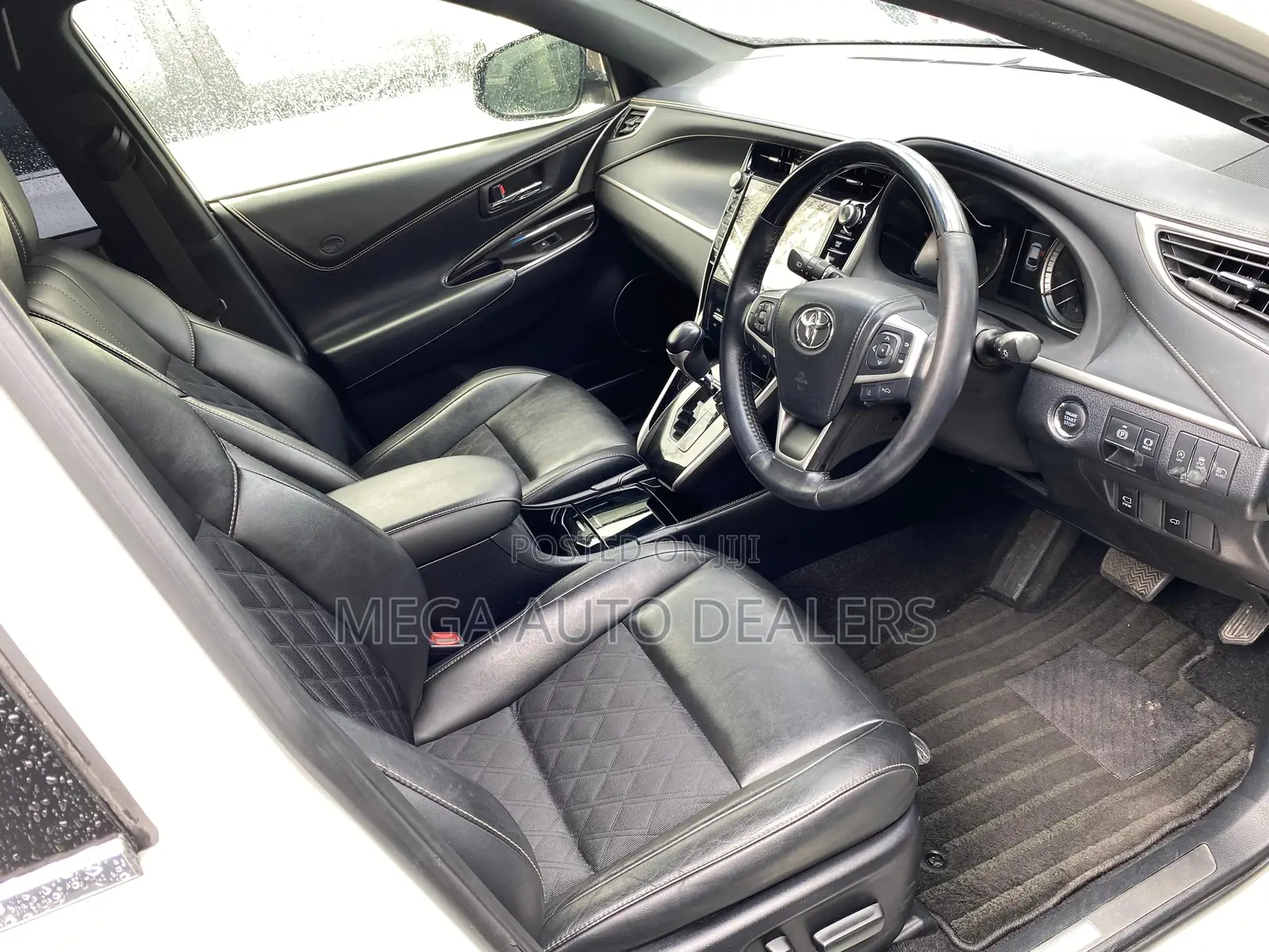 Toyota Harrier 2.0 2018 White