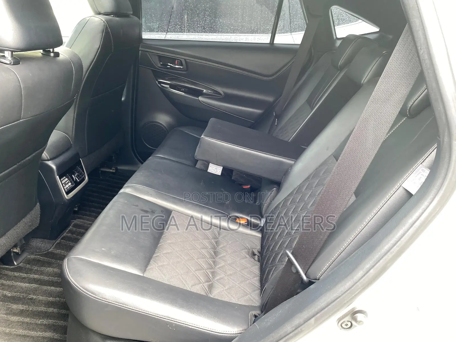 Toyota Harrier 2.0 2018 White