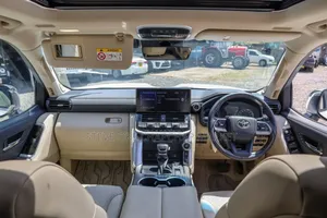 Toyota Land Cruiser 3.3 Diesel 4WD 2022 Off white