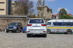 Toyota Land Cruiser 3.3 Diesel 4WD 2022 Off white