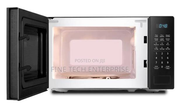 Hisense Silver Digital Microwave