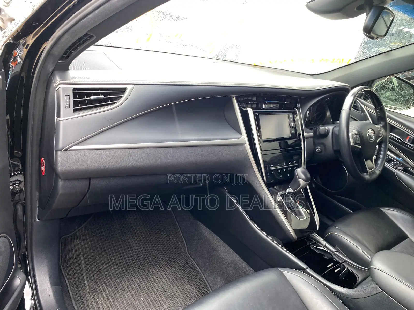 Toyota Harrier 2.0 2018 Black