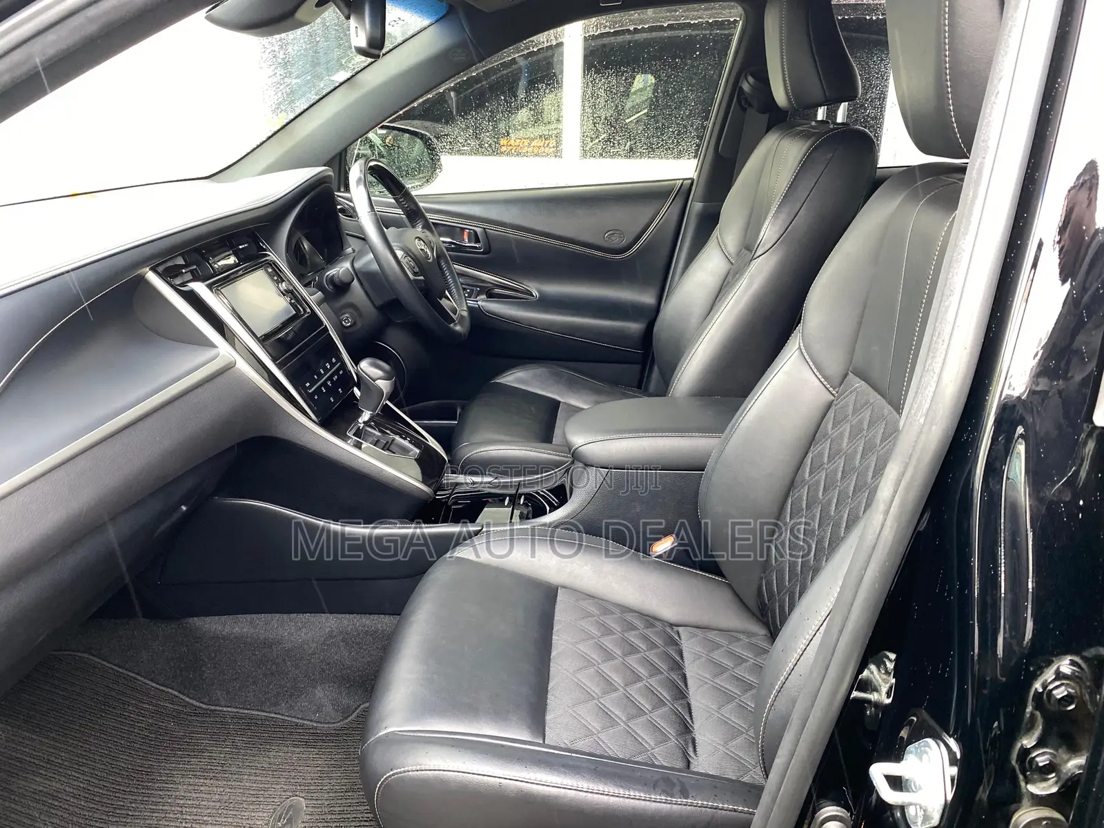 Toyota Harrier 2.0 2018 Black