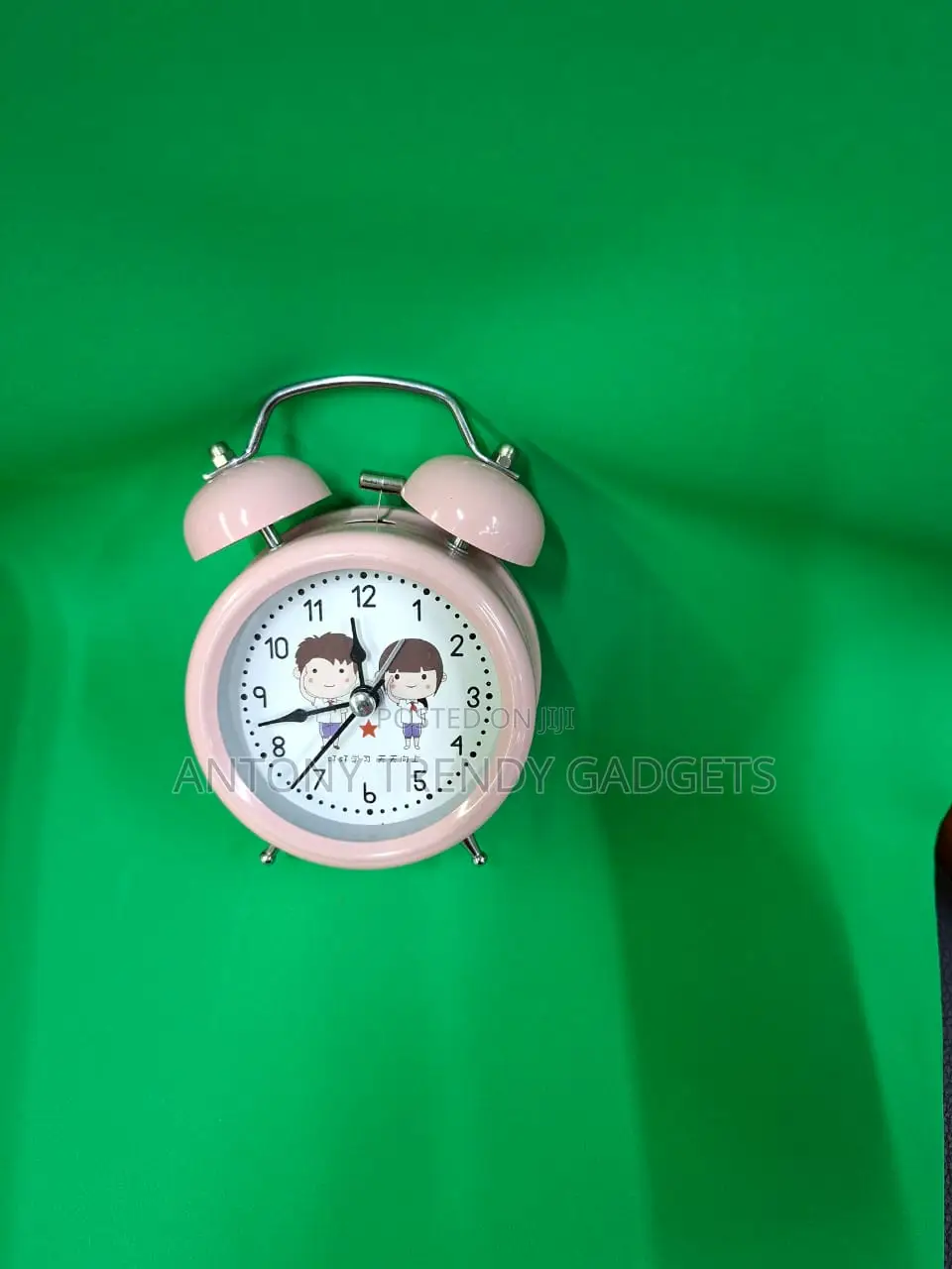 Vintage Twin Bell Alarm Clock – Non-ticking Analog Design