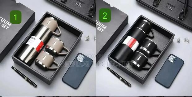 500ml Gift Pack Thermocup Flask With Lid + 2 Cups