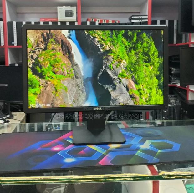 Dell 22 Inch LCD Monitor.Wide - thumbnail 5