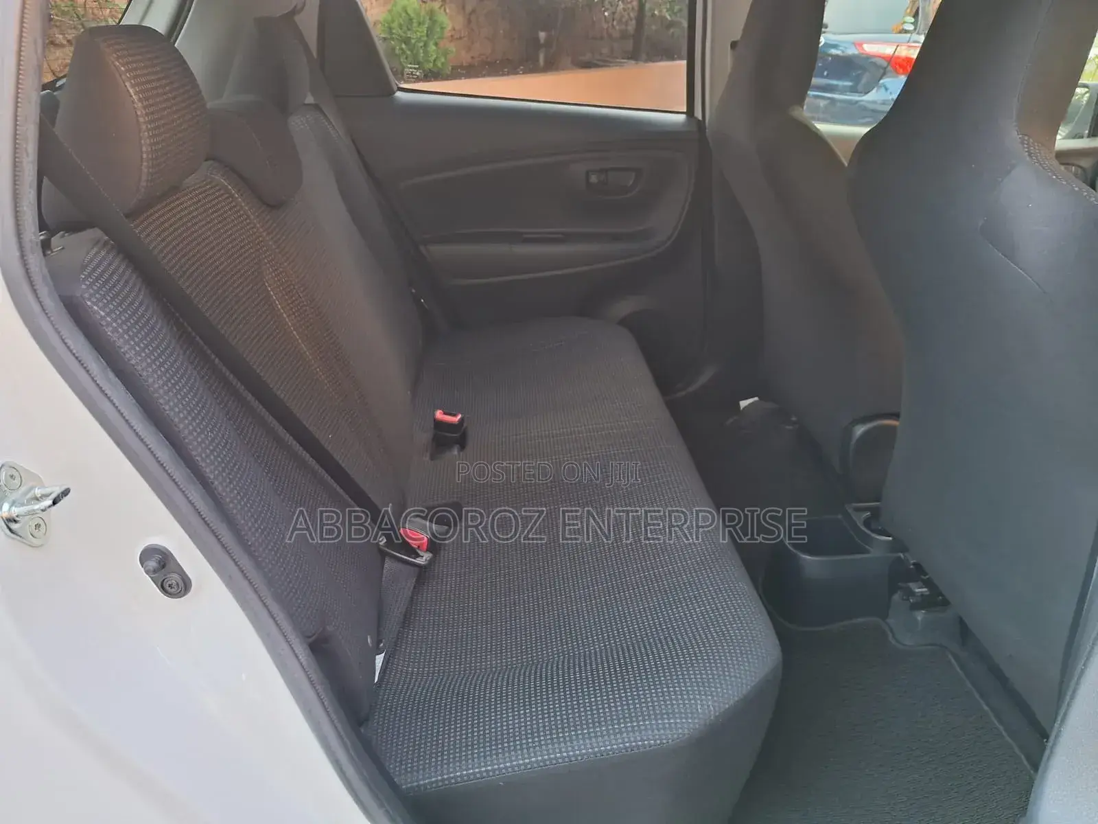 Toyota Vitz 1.3 FWD 5dr 2018 Pearl