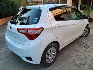 Toyota Vitz 1.3 FWD 5dr 2018 Pearl
