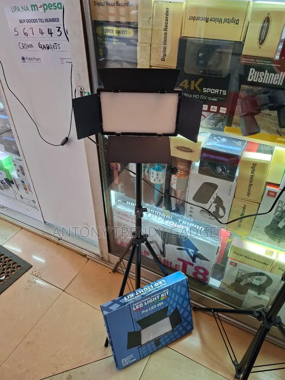 U600 Pro Led 600 Light Kit With Stand – Adjustable Studio Lighting