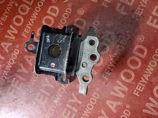 Engine Mount Daihatsu Mira - main view
