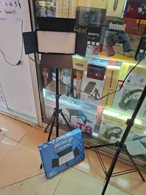 U600 Varicolor Pro Led 600 – Studio Light Kit With Adjustable Stand
