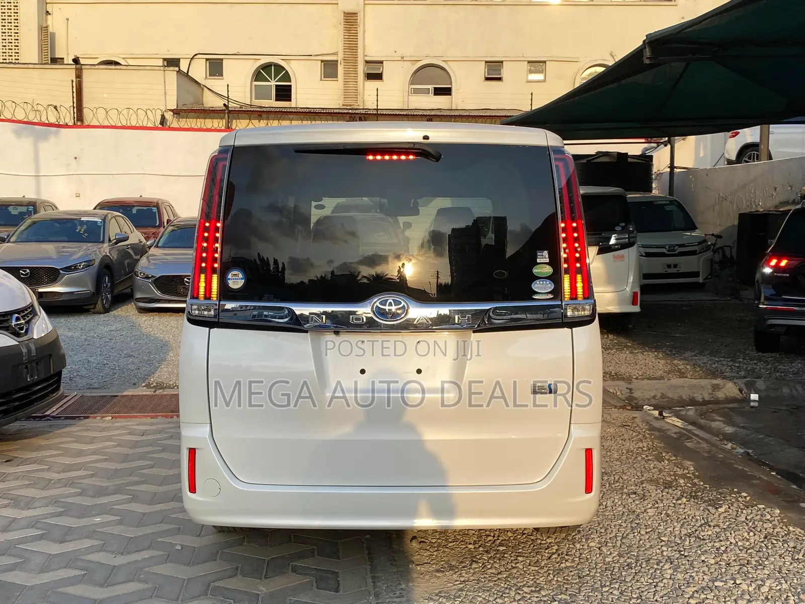Toyota Noah 2018 White