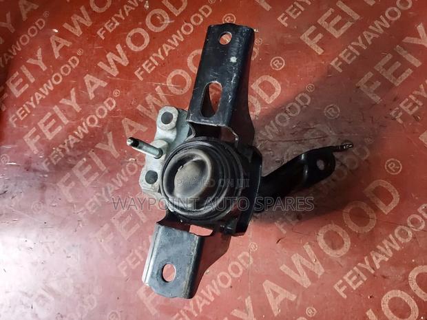 Engine Mount Toyota Ractis - thumbnail 2