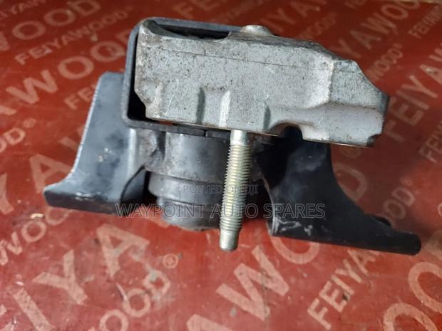 Engine Mount Toyota Ractis - thumbnail 3