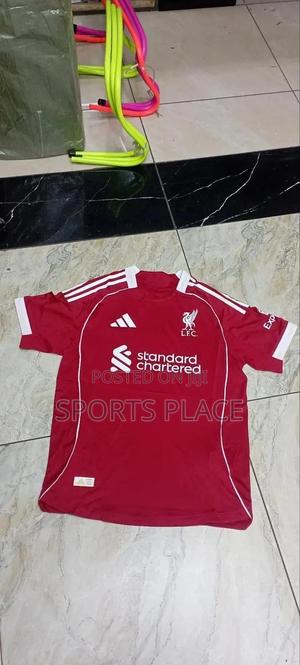 Latest Liverpool Home Player Version 25/26 - thumbnail 2